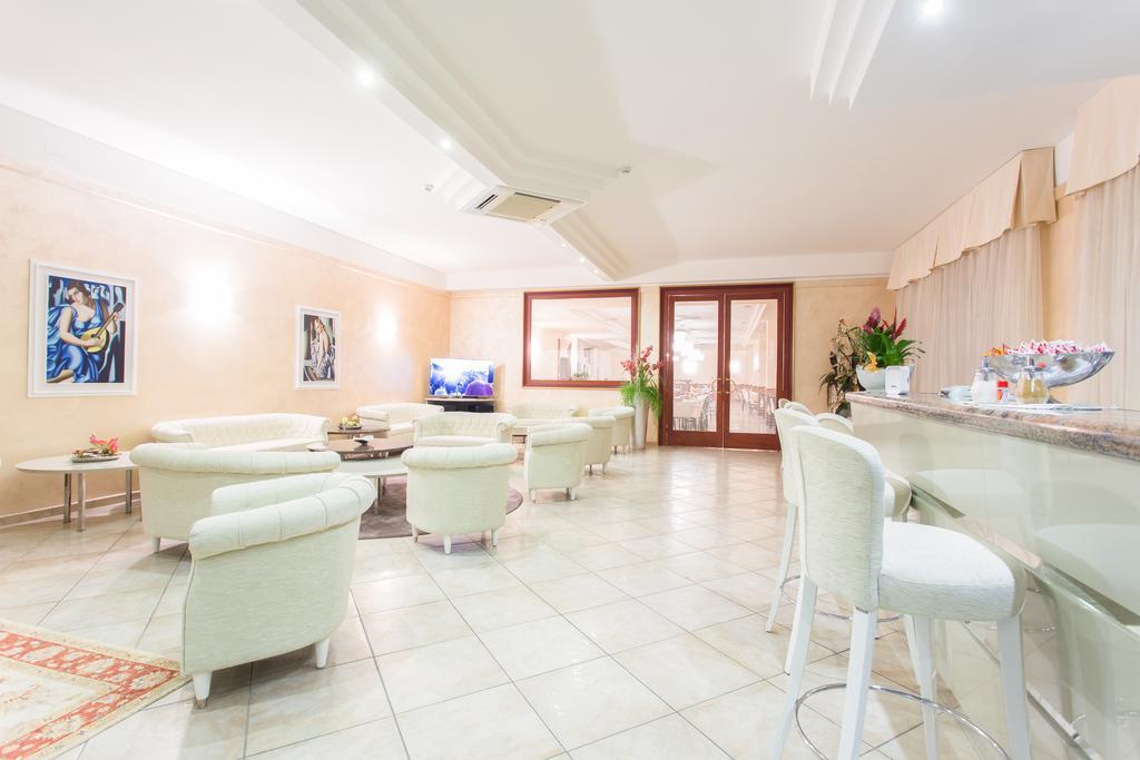 Hotel Continental 加提欧马里 外观 照片
