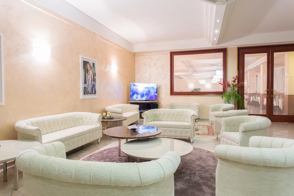 Hotel Continental 加提欧马里 外观 照片